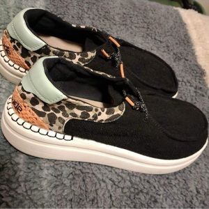 Hey Dude Shoes Size 7